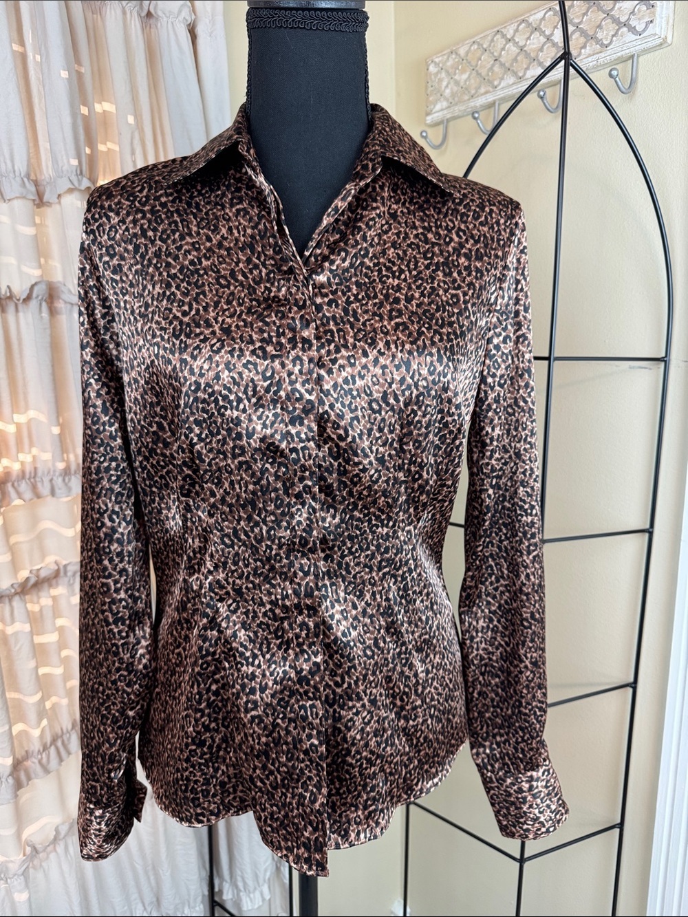 Rafaella Satiny Animal Leopard Print Button Down Shirt Brown Women's Size 4